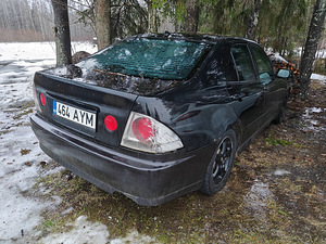 Lexus IS200 1999 (4 foto / 5)