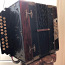 Антикварный хроматический деревянный аккордеон ручной работы (фото #1)