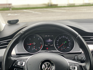 Volkswagen Passat R-line 2.0 140kW (7 foto / 11)
