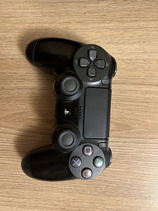 PS4 Pro 1000GB+4 игры (3 фото из 3)