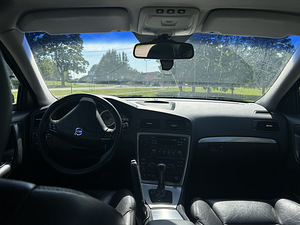 Volvo S60 2.4 D5 136KW Facelift Summum (Reg.Tasu) (6 foto / 11)