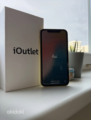 iPhone 11 / 64 ГБ / Желтый + 3 чехла для iPhone