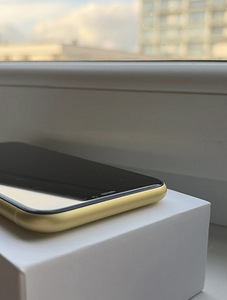 iPhone 11 / 64 GB / Yellow + 3 iPhone Case (3 foto / 9)