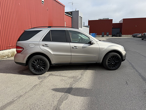 Mercedes-Benz (5 foto / 9)