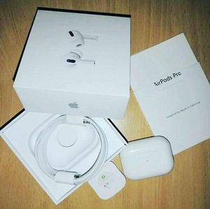 iPhone 14 Pro + AirPods Pro (3 фото из 3)