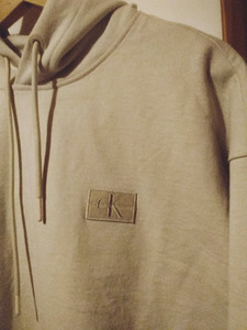 Толстовка с капюшоном Calvin Klein (3 фото из 3)