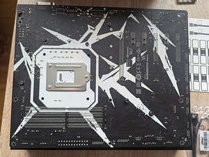 MSI Krait Gaming Z270 Intel LGA 1151 ATX DDR 4 emaplaat (6 foto / 10)