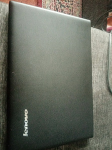 Lenovo G70-70 (7 foto / 9)