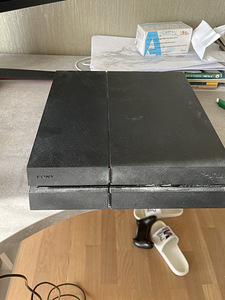 PS4+3 джостика + наушники Razer Kraken (3 фото из 3)