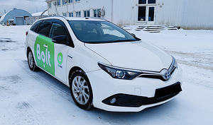 BOLT AUTORENT : TOYOTA AURIS HYBRID + LPGAUTOGAAS FACELIFT (3 foto / 6)