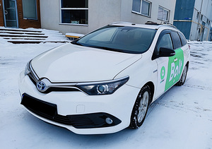 BOLT AUTORENT : TOYOTA AURIS HYBRID + LPGAUTOGAAS FACELIFT (4 foto / 6)