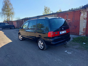 Volkswagen Sharan (4 foto / 9)