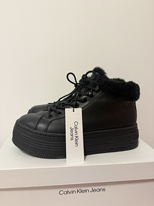 Оригинальные сапоги Calvin Klein Jeans (1 фото из 4)