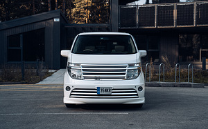 Nissan Elgrand XL Rider Autech (7 foto / 15)