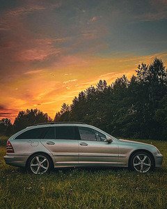 Продается mercedes-benz c320 (2 фото из 11)