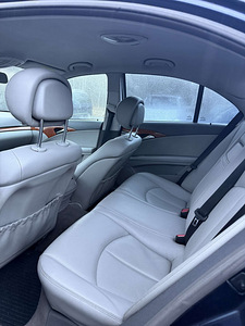 MERCEDES-BENZ E220 CDI (5 foto / 6)