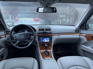 MERCEDES-BENZ E220 CDI (6 foto / 6)