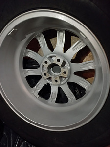 Диск с резиной 114.3 r17 (4 фото из 6)