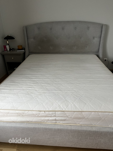 Кровать с матрасом (фото #2)
