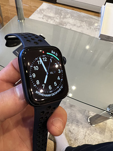 Apple Watch (3 foto / 4)