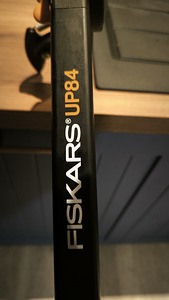 УНИВЕРСАЛЬНЫЙ СЕКАТОР FISKARS UP84 (2 фото из 4)