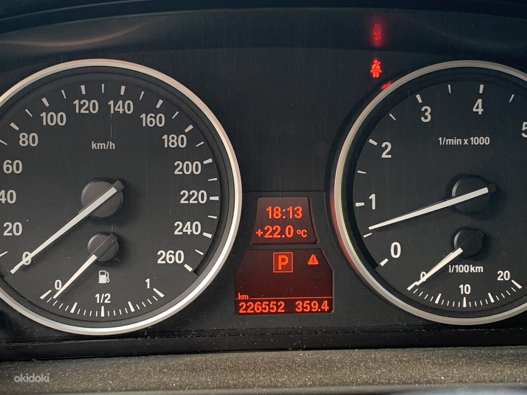 BMW 530xi Facelift 3.0 200kW (foto #12)