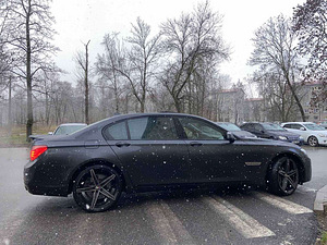 Продам BMW 750LI 4.4 300kw (1 фото из 3)