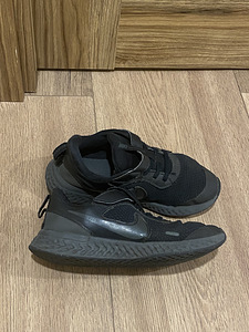 Кроссовки Nike размер 33,5