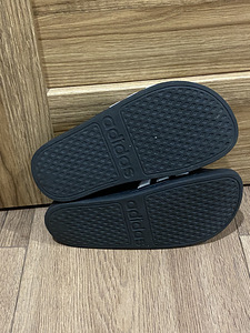 Adidas plätud nr 33 (4 foto / 4)