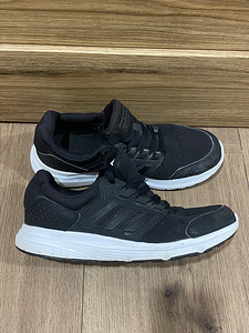 Кроссовки Adidas размер 41,5