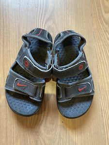 Сандалии Nike № 29,5 (1 фото из 4)