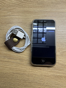 iPhone 2G + IPhone 2G varuosadeks (2 foto / 4)
