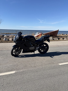 HYOSUNG GT125 R (4 foto / 7)
