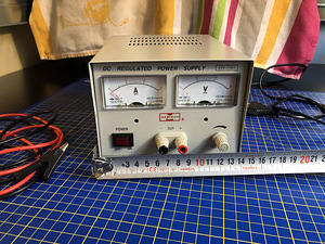 Labori toiteplokk MASTECH HY-1503 // 0...15V / 3A (2 foto / 5)