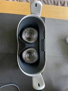 Oculus Meta Quest 2 128GB + accessories (4 foto / 9)