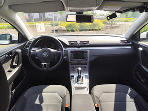 Volkswagen Passat (4 foto / 14)