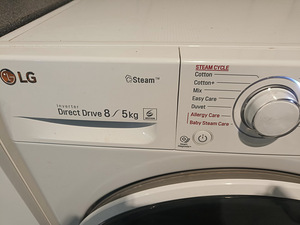 Стиральная машина с сушкой LG (4 фото из 4)