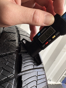 Barum Polaris 5 225/45 R19 (6 foto / 8)