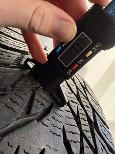 Nokian Hakkapelitta R3 SUV 235/50 R19 (7 foto / 9)