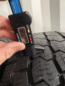 Continental VancoFour Seasons 235/65 R16C (6 foto / 8)