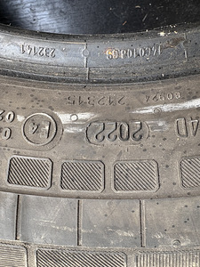 Continental VancoFour Seasons 235/65 R16C (8 foto / 8)