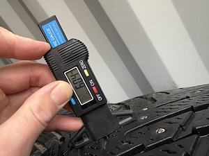 Nokian Hakkapeliitta 10EV 275/45 R20 (4 foto / 10)