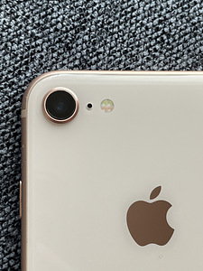 iPhone 8 (5 foto / 6)