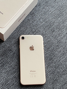 iPhone 8 (6 foto / 6)