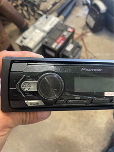 Магнитола Pioneer (3 фото из 5)