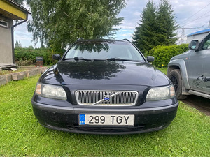 Volvo v70 (1 foto / 10)