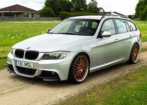 BMW 318D E91 (2 foto / 10)
