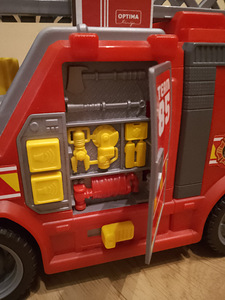 Suur tuletõrjeauto mänguasi (3 foto / 7)