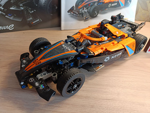 LEGO Technic NEOM McLaren Vormel (1 foto / 5)