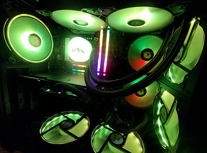 12600K / RTX 3090 24GB / 32GB RAM / 2xAIO / WIN / ARGB / M.2 (4 foto / 10)